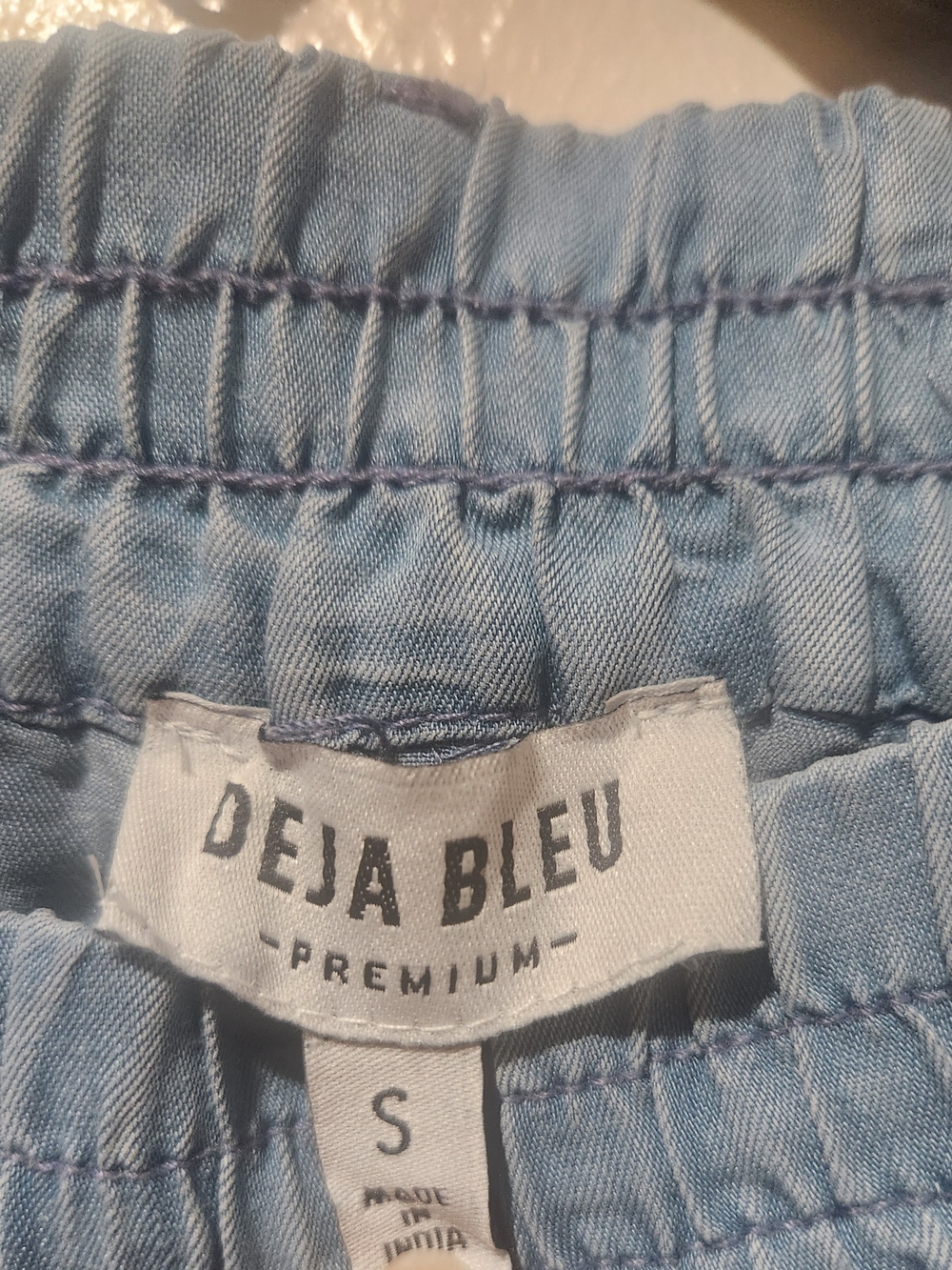 Premium Women's Light Blue Jeans - S